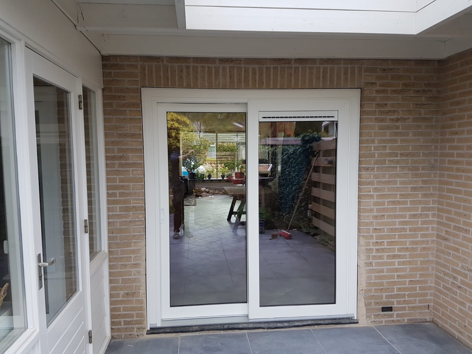 Montage van kunststof schuifpui voorziet woning in Winterswijk van meer woongenot